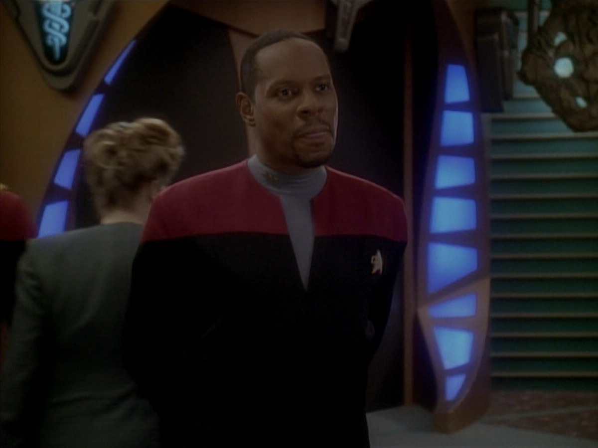 extant_StarTrek_DS9_3x23-FamilyBusiness_01368.jpg