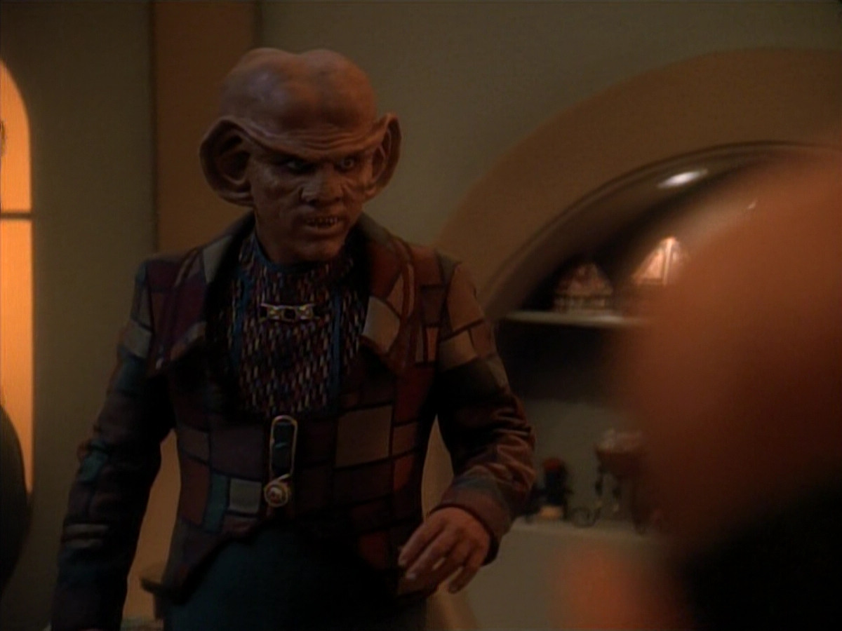 extant_StarTrek_DS9_3x23-FamilyBusiness_01410.jpg