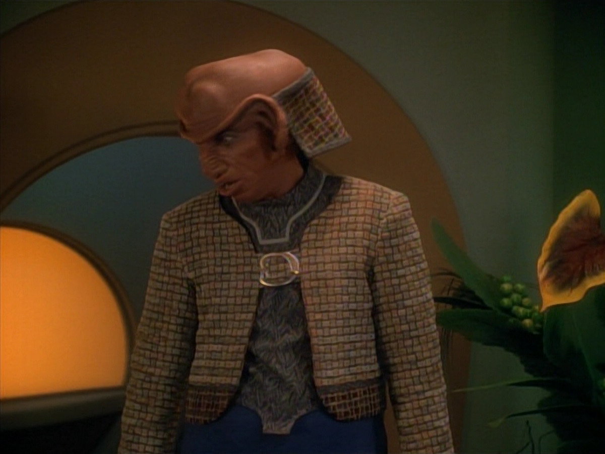 extant_StarTrek_DS9_3x23-FamilyBusiness_01806.jpg