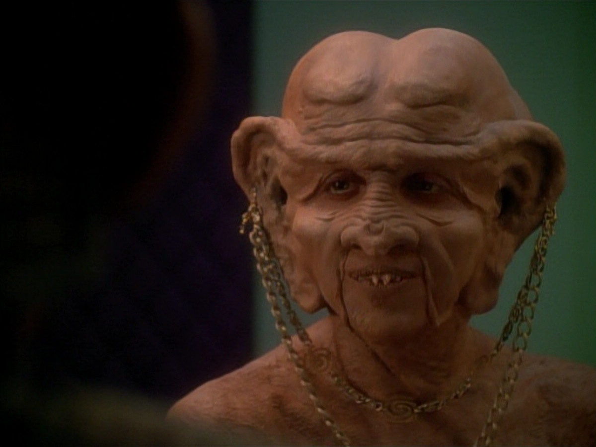 extant_StarTrek_DS9_3x23-FamilyBusiness_01890.jpg