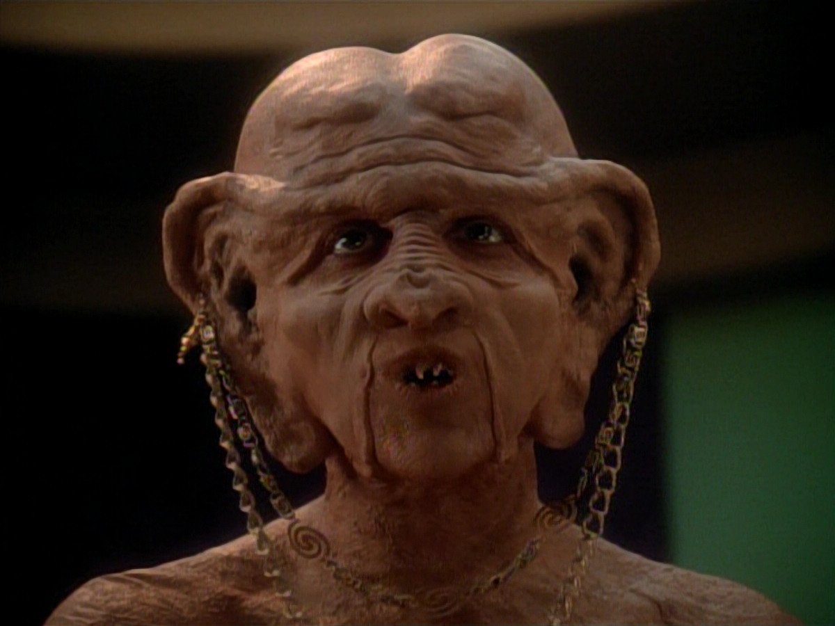 extant_StarTrek_DS9_3x23-FamilyBusiness_01982.jpg