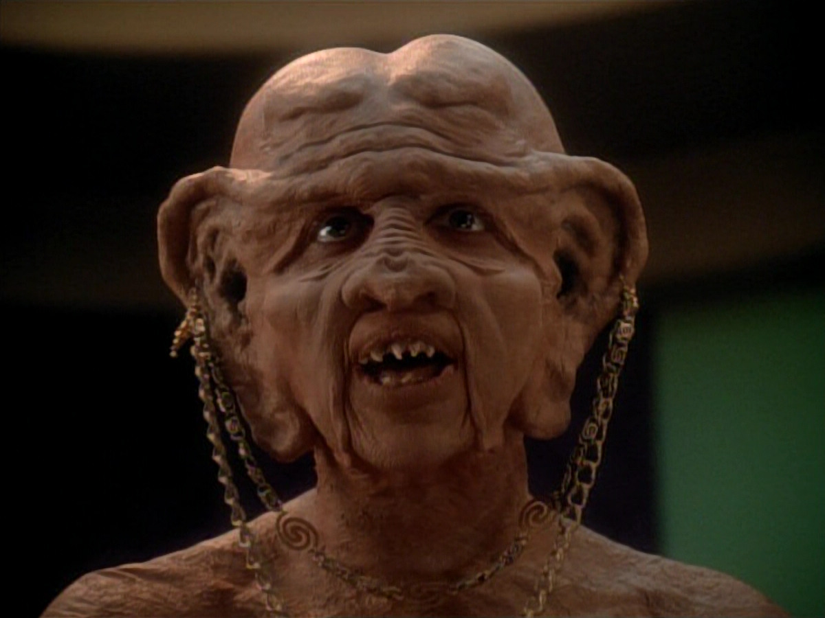 extant_StarTrek_DS9_3x23-FamilyBusiness_01983.jpg