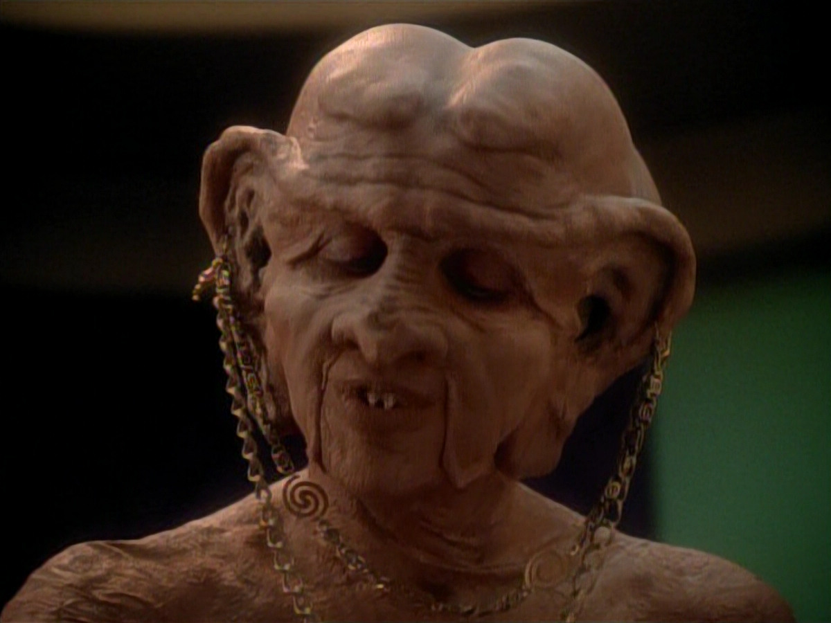 extant_StarTrek_DS9_3x23-FamilyBusiness_01996.jpg