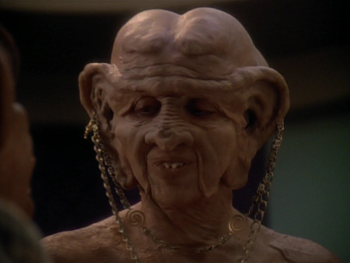 extant_StarTrek_DS9_3x23-FamilyBusiness_02010.jpg