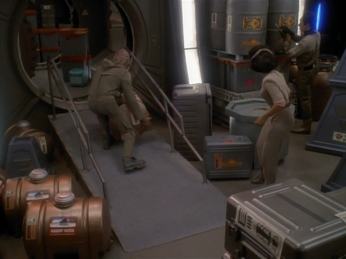 extant_StarTrek_DS9_3x23-FamilyBusiness_02041.jpg