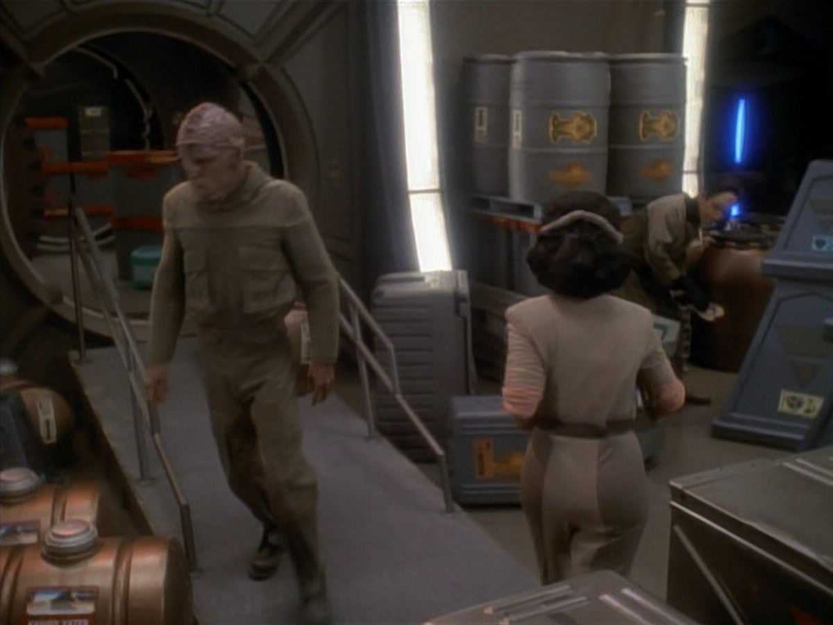 extant_StarTrek_DS9_3x23-FamilyBusiness_02054.jpg