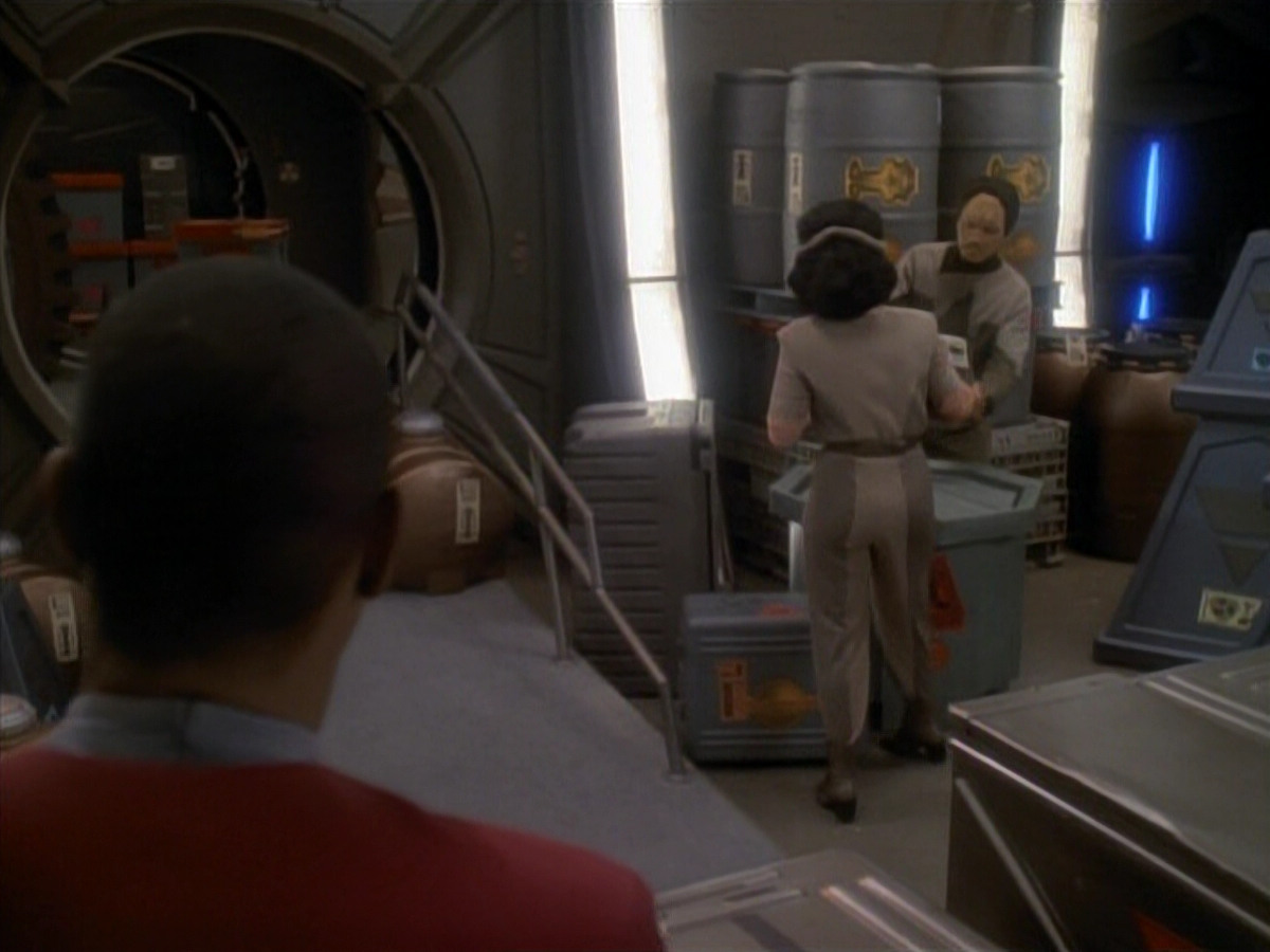 extant_StarTrek_DS9_3x23-FamilyBusiness_02056.jpg