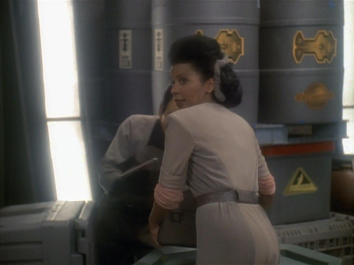 extant_StarTrek_DS9_3x23-FamilyBusiness_02059.jpg