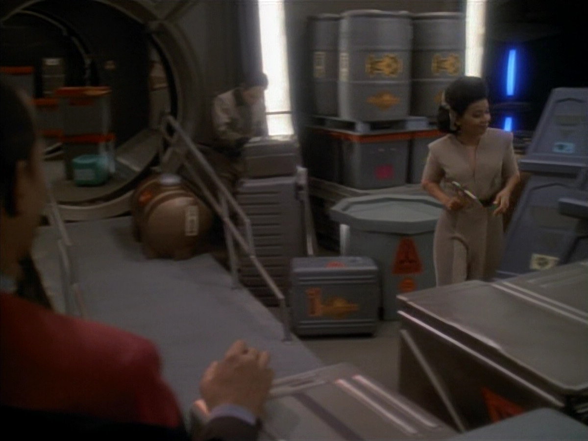 extant_StarTrek_DS9_3x23-FamilyBusiness_02078.jpg