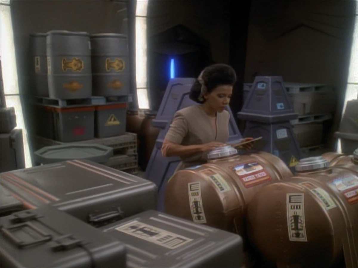 extant_StarTrek_DS9_3x23-FamilyBusiness_02081.jpg