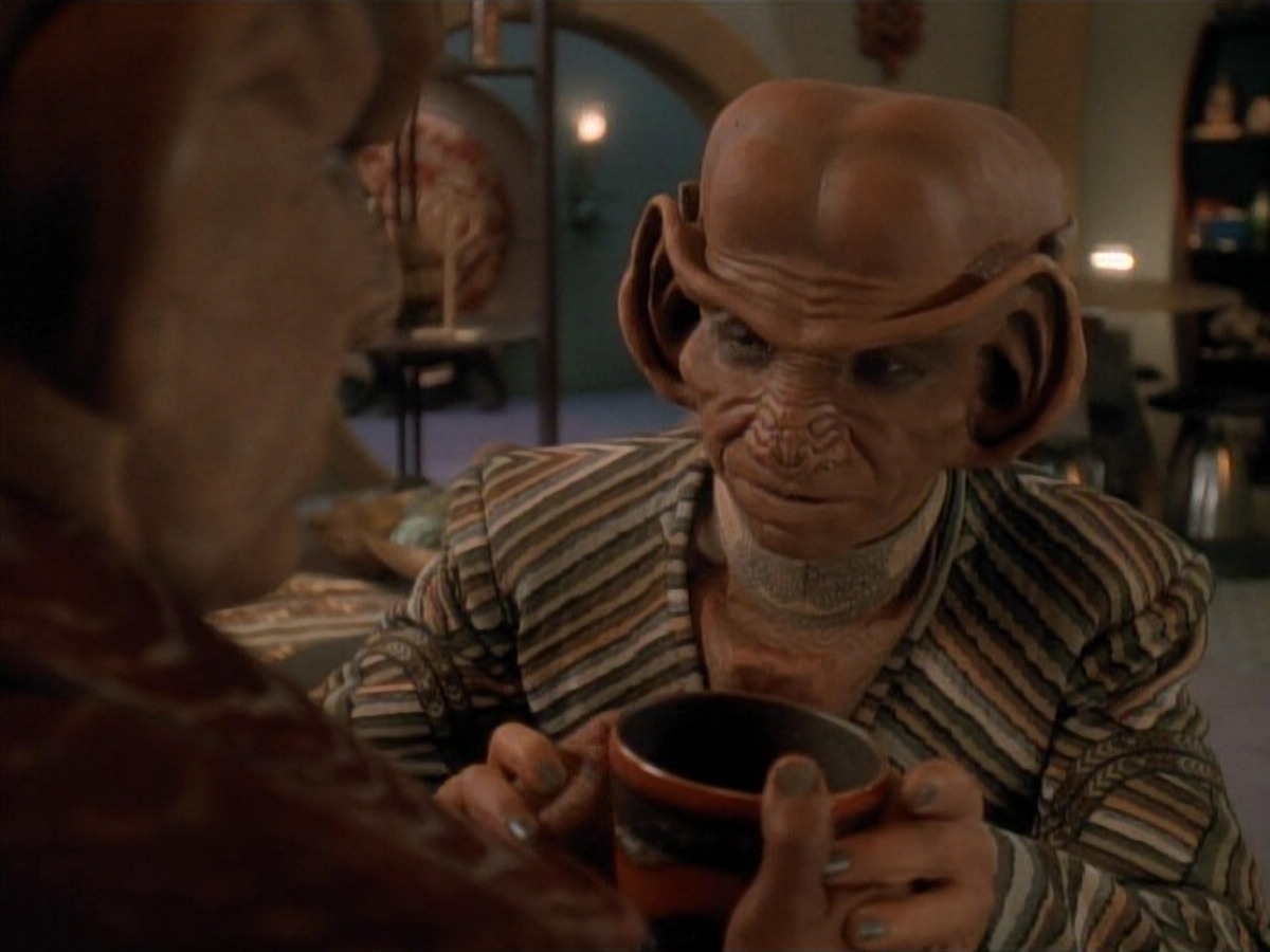 extant_StarTrek_DS9_3x23-FamilyBusiness_02334.jpg
