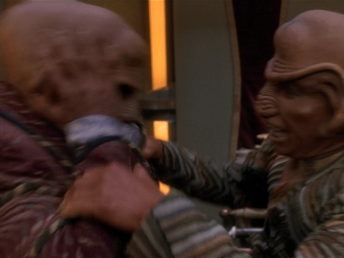 extant_StarTrek_DS9_3x23-FamilyBusiness_02614.jpg