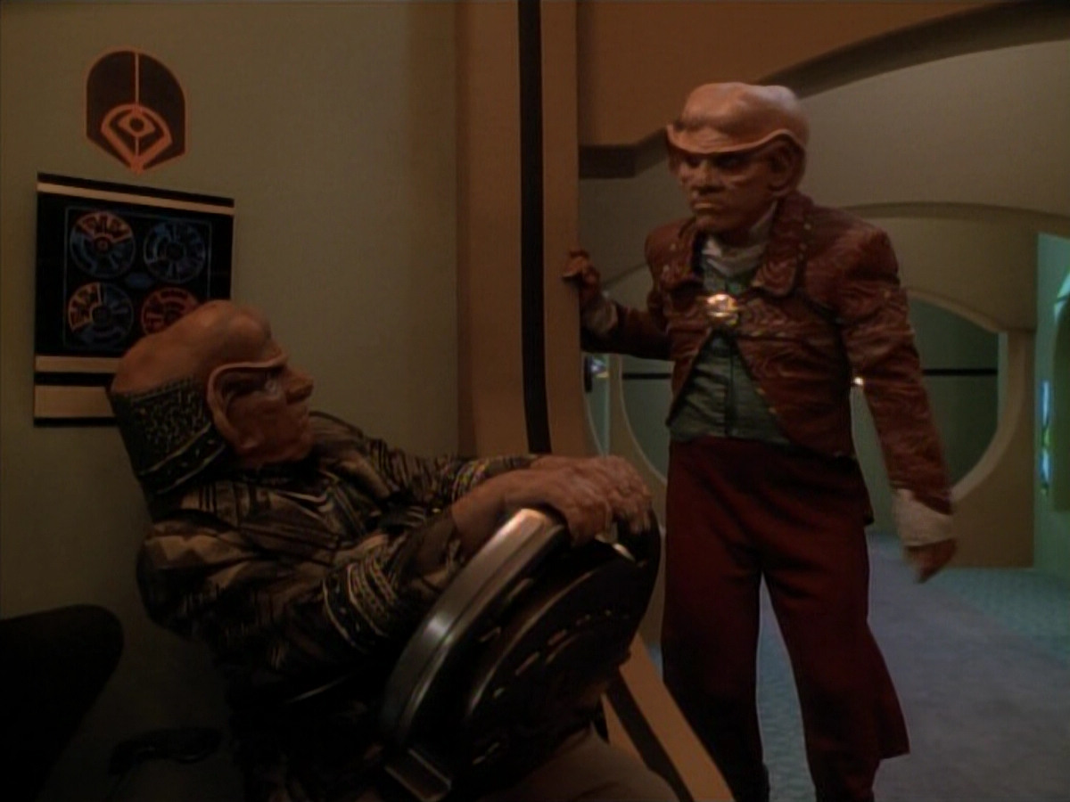 extant_StarTrek_DS9_3x23-FamilyBusiness_02735.jpg