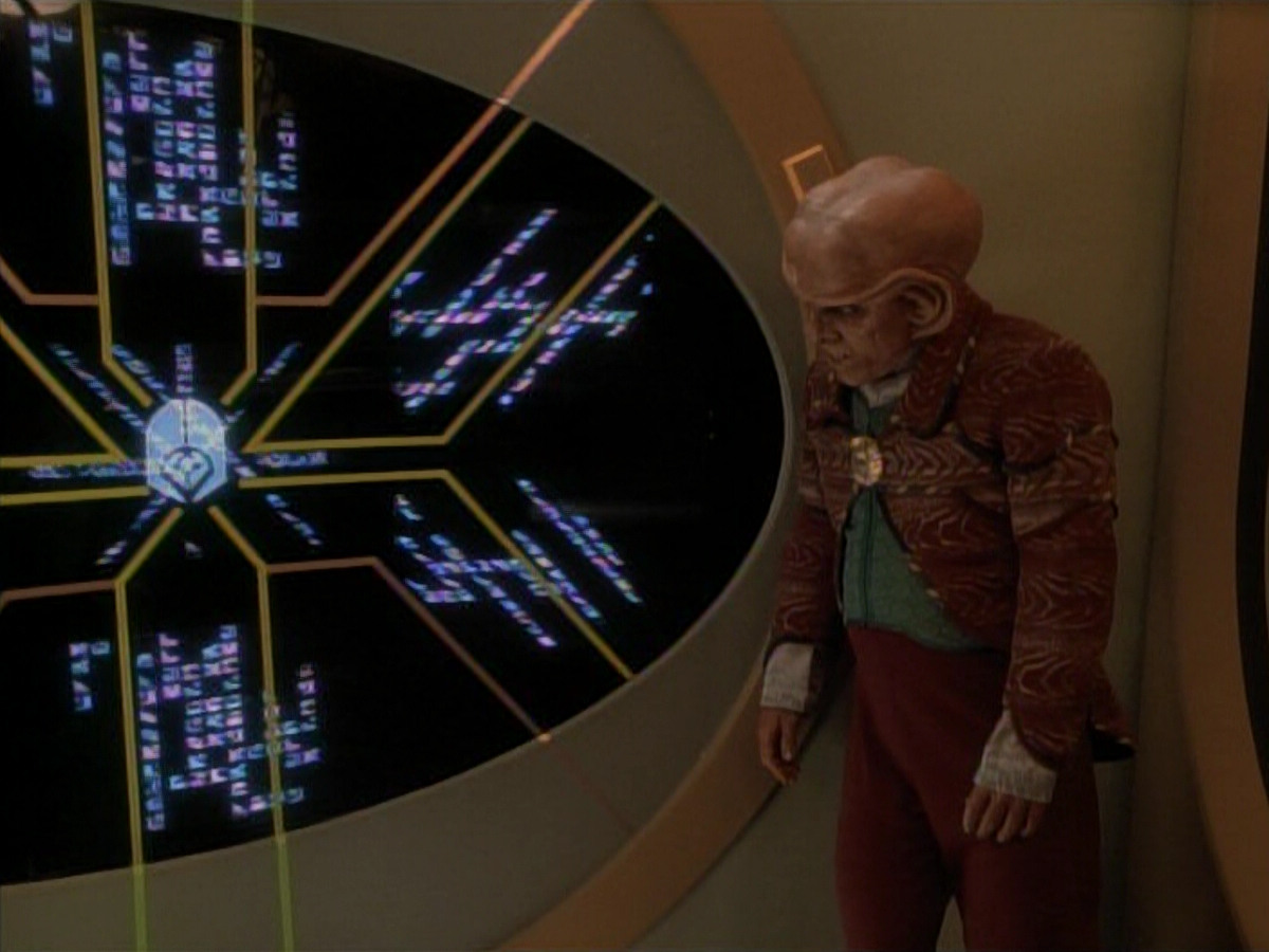 extant_StarTrek_DS9_3x23-FamilyBusiness_02749.jpg