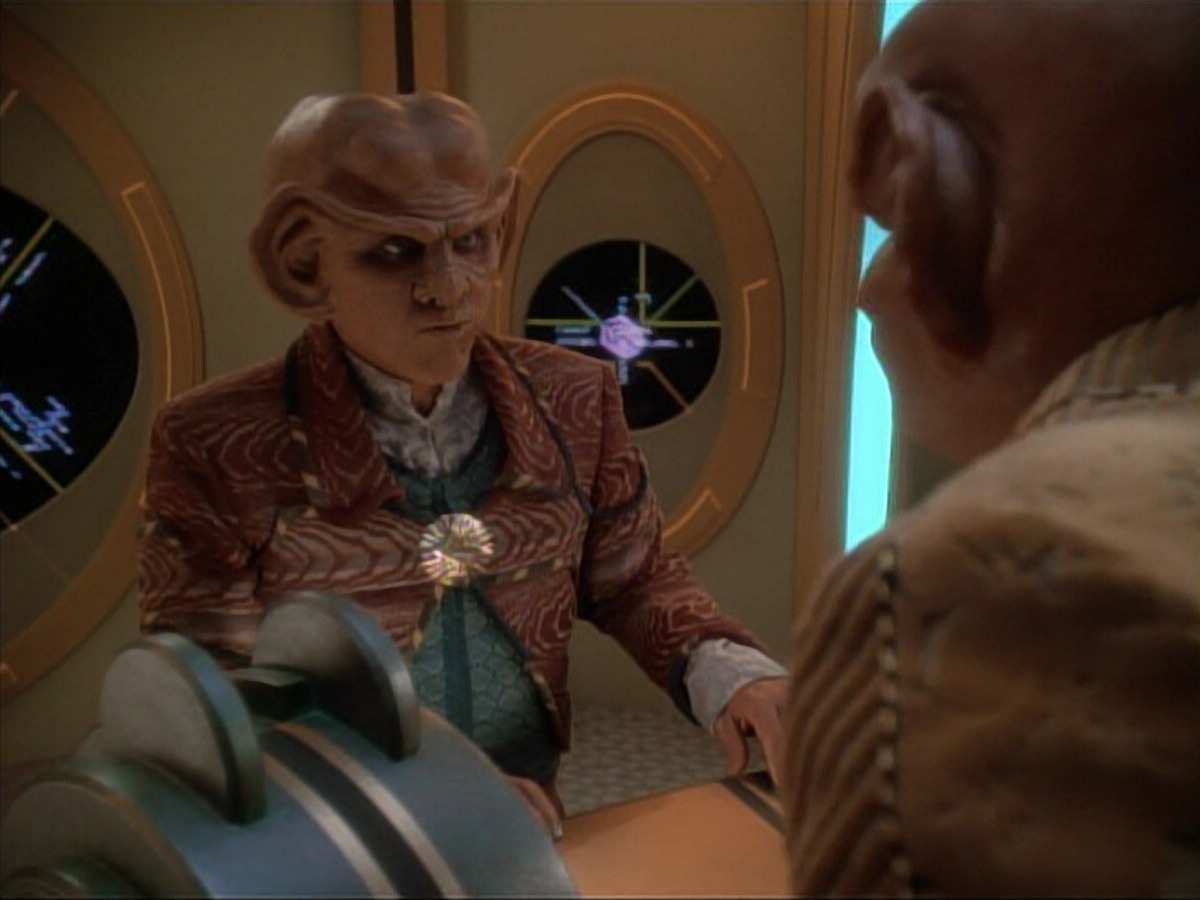 extant_StarTrek_DS9_3x23-FamilyBusiness_02764.jpg