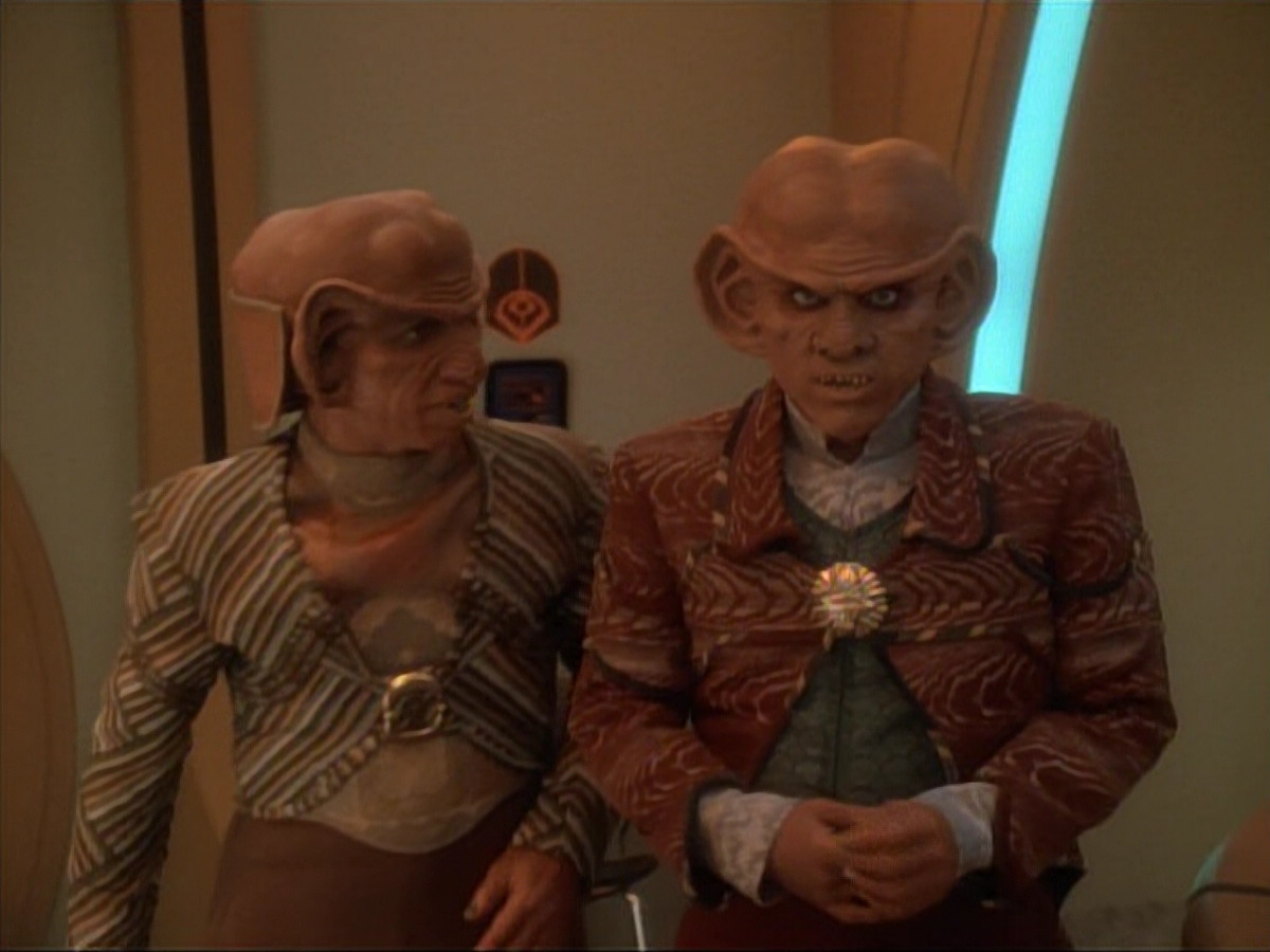 extant_StarTrek_DS9_3x23-FamilyBusiness_02891.jpg
