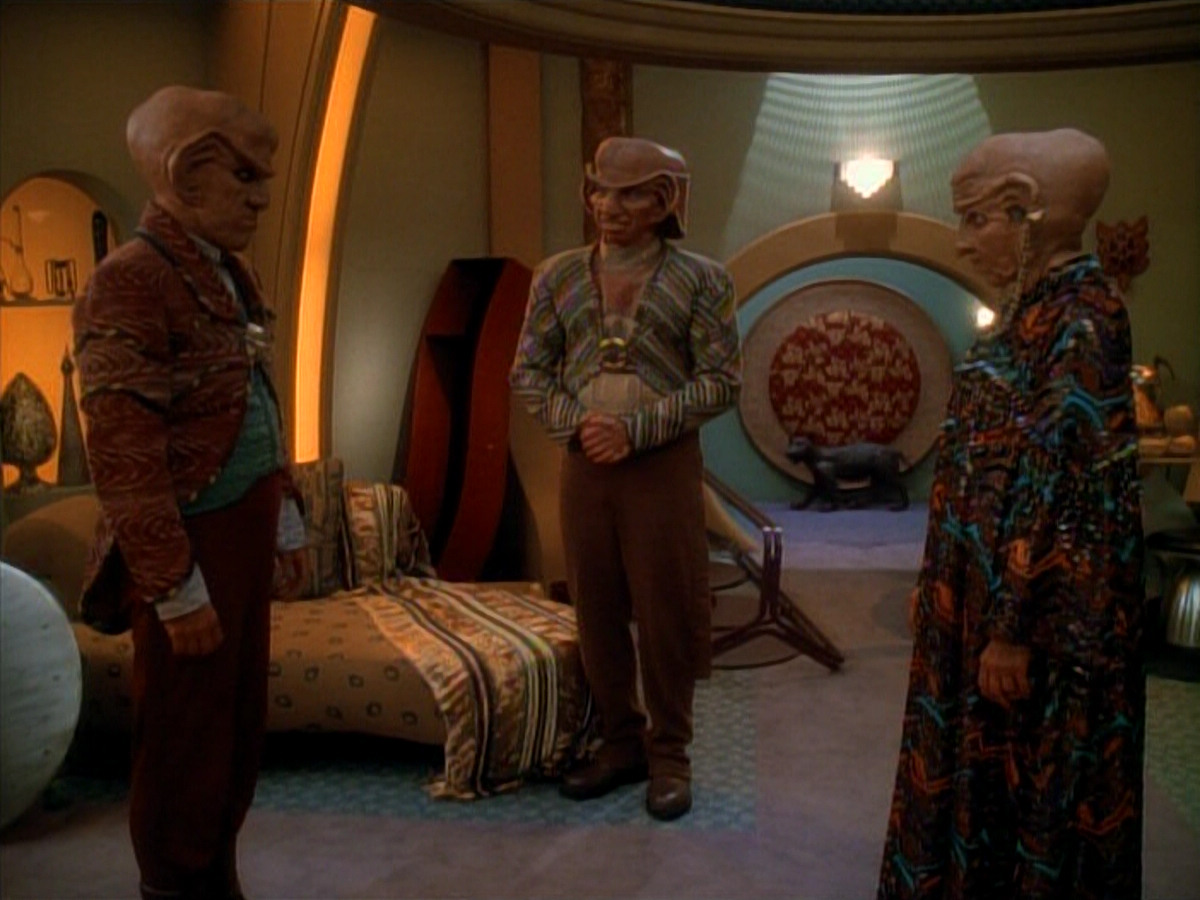 extant_StarTrek_DS9_3x23-FamilyBusiness_02928.jpg