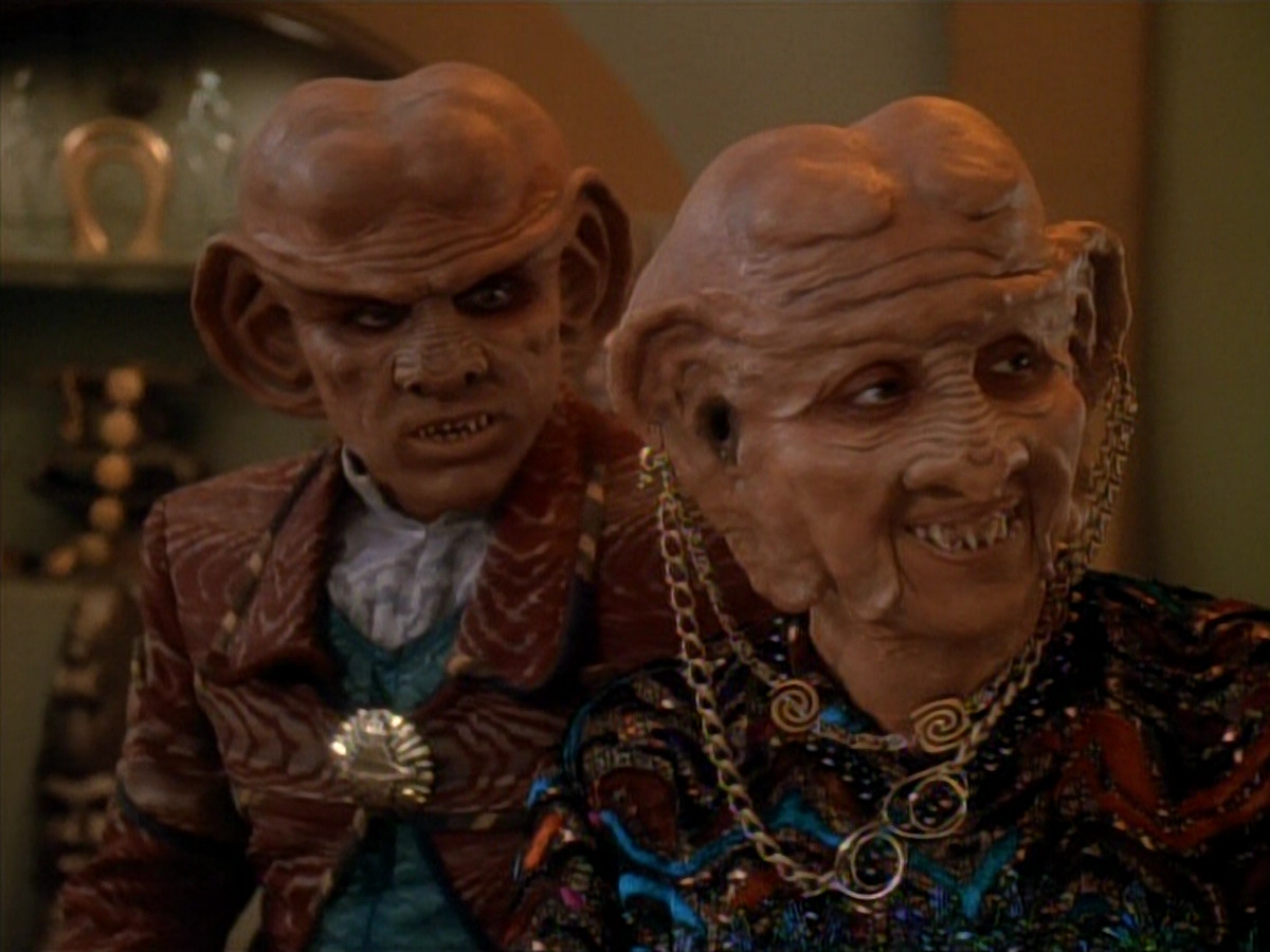 extant_StarTrek_DS9_3x23-FamilyBusiness_03065.jpg