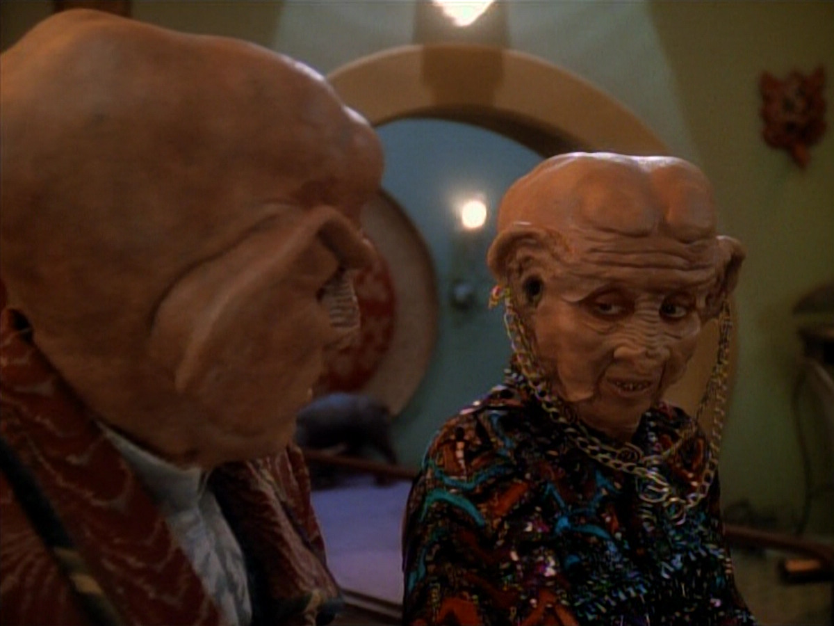 extant_StarTrek_DS9_3x23-FamilyBusiness_03086.jpg
