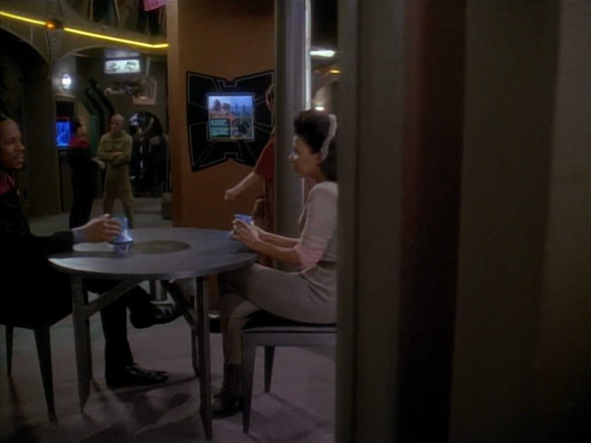extant_StarTrek_DS9_3x23-FamilyBusiness_03309.jpg