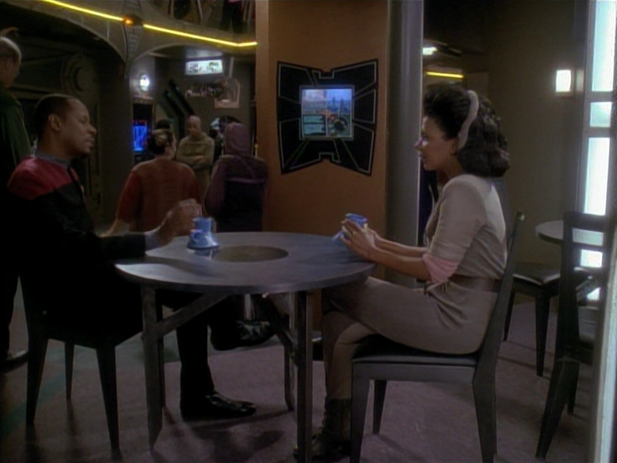 extant_StarTrek_DS9_3x23-FamilyBusiness_03312.jpg