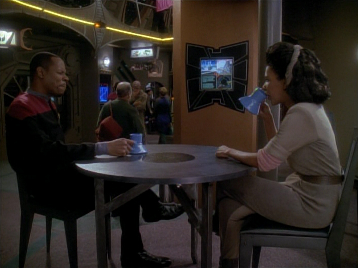 extant_StarTrek_DS9_3x23-FamilyBusiness_03317.jpg