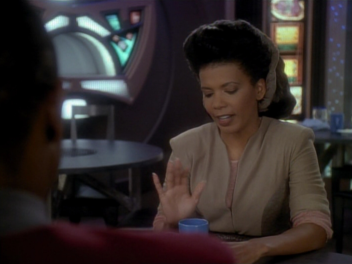 extant_StarTrek_DS9_3x23-FamilyBusiness_03327.jpg