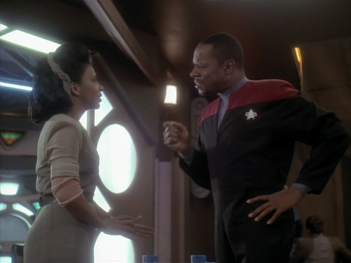extant_StarTrek_DS9_3x23-FamilyBusiness_03477.jpg