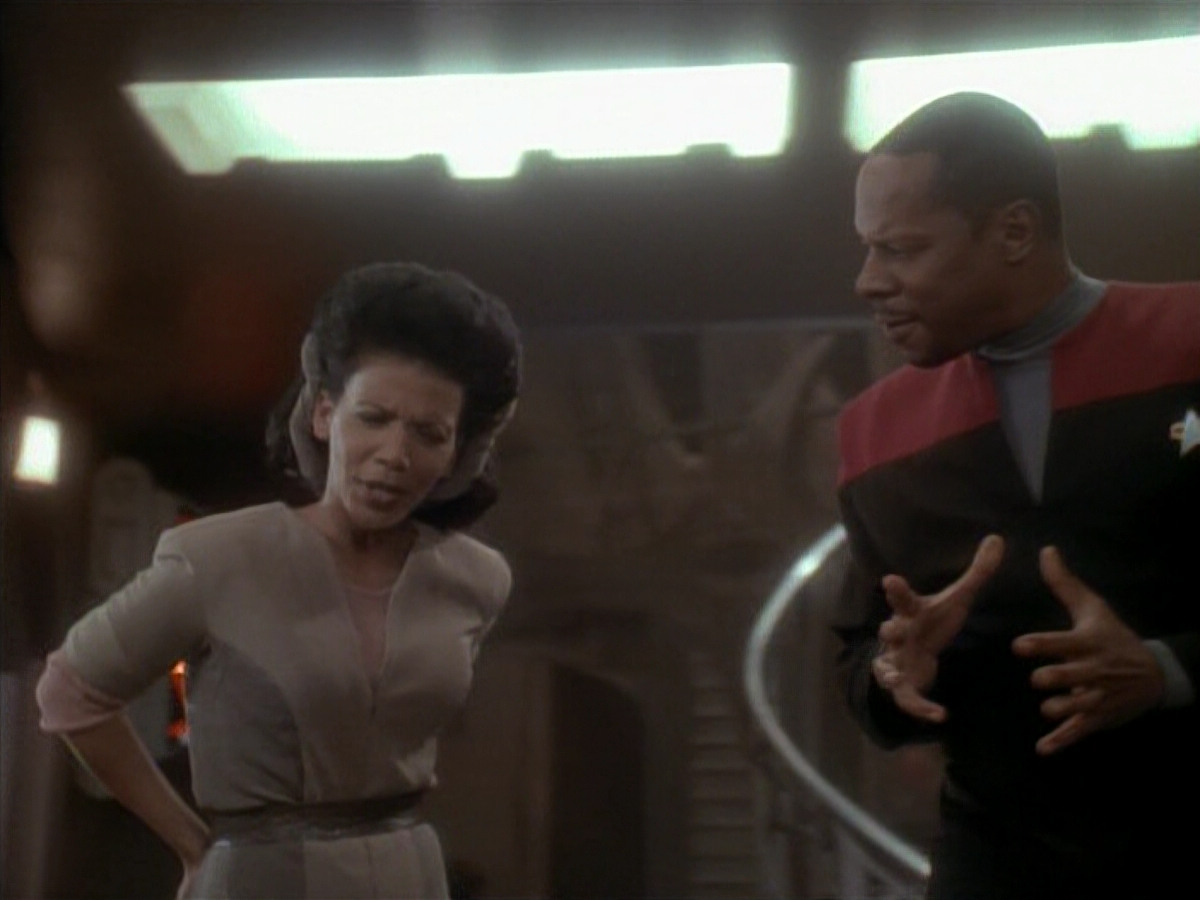 extant_StarTrek_DS9_3x23-FamilyBusiness_03486.jpg