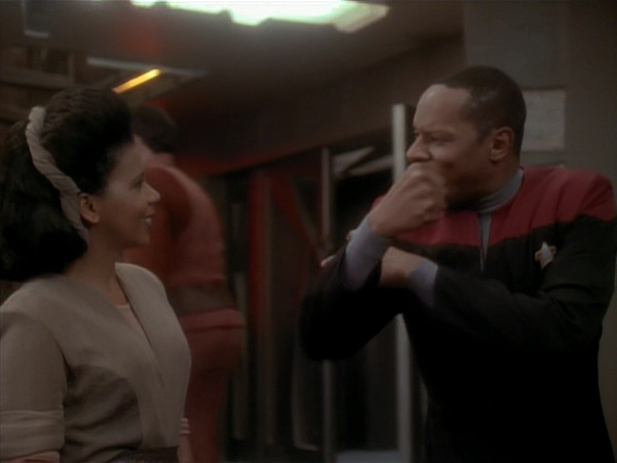 extant_StarTrek_DS9_3x23-FamilyBusiness_03490.jpg