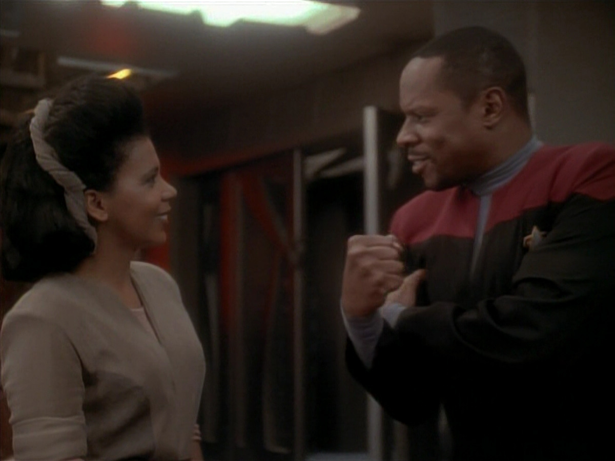 extant_StarTrek_DS9_3x23-FamilyBusiness_03491.jpg