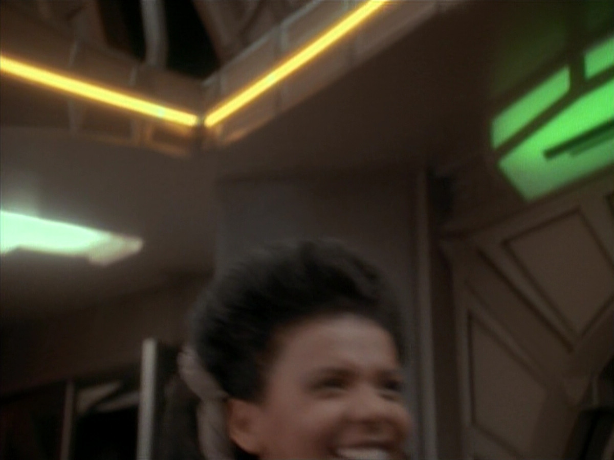 extant_StarTrek_DS9_3x23-FamilyBusiness_03494.jpg