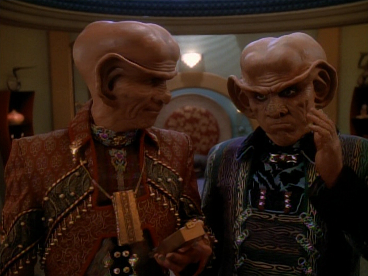 extant_StarTrek_DS9_3x23-FamilyBusiness_03557.jpg