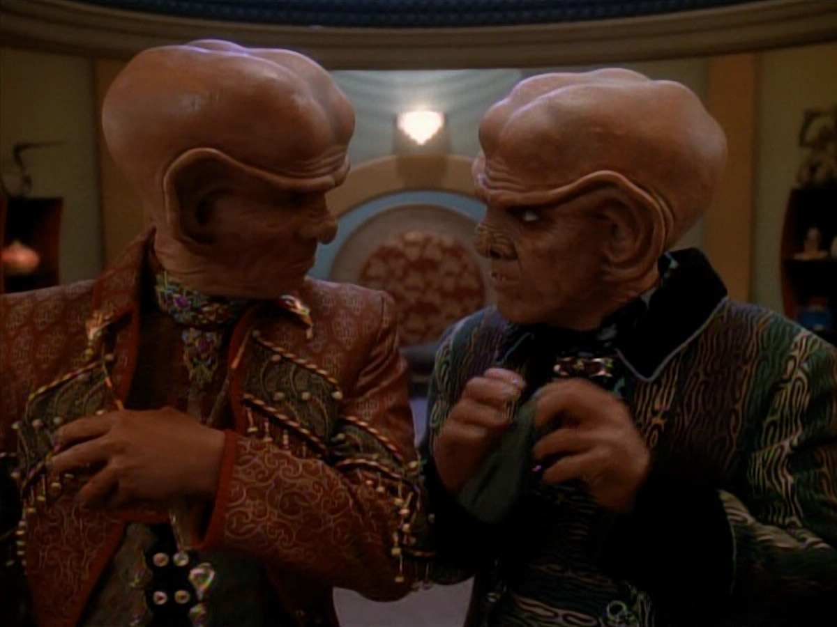 extant_StarTrek_DS9_3x23-FamilyBusiness_03572.jpg