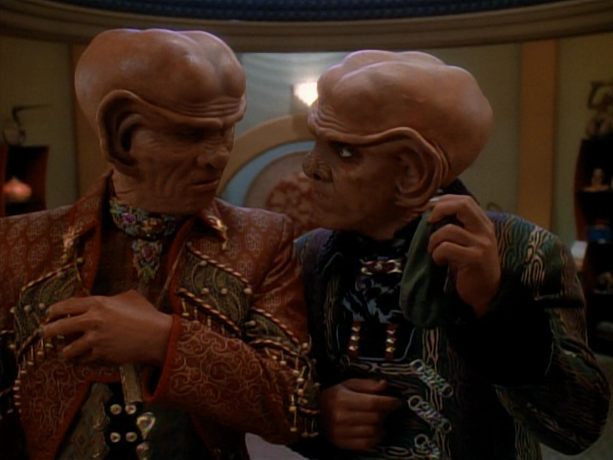 extant_StarTrek_DS9_3x23-FamilyBusiness_03576.jpg