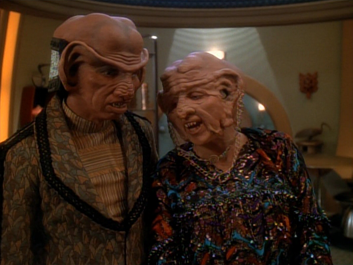 extant_StarTrek_DS9_3x23-FamilyBusiness_03715.jpg