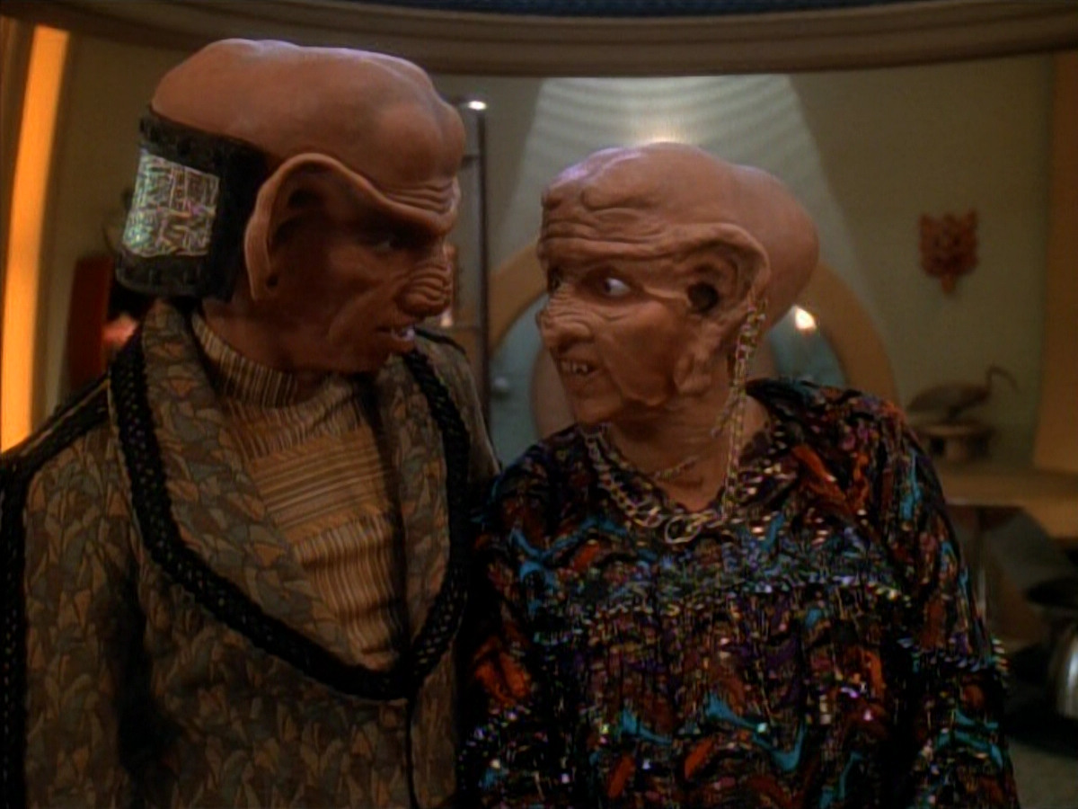 extant_StarTrek_DS9_3x23-FamilyBusiness_03723.jpg