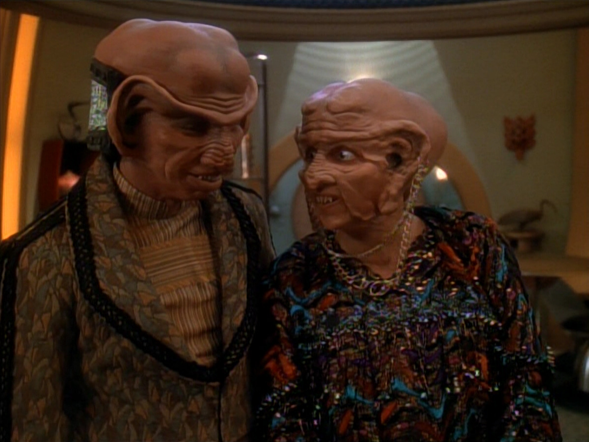 extant_StarTrek_DS9_3x23-FamilyBusiness_03724.jpg