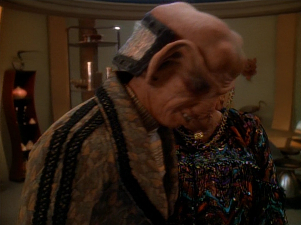 extant_StarTrek_DS9_3x23-FamilyBusiness_03727.jpg