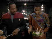 Filename=extant_StarTrek_DS9_3x23-FamilyBusiness_00044.jpg
Filesize=174KiB
Dimensions=1200x900
Date added=Sep 07, 2019 extant_StarTrek_DS9_3x23-FamilyBusiness_00044.jpg
