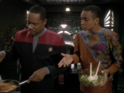 Filename=extant_StarTrek_DS9_3x23-FamilyBusiness_00049.jpg
Filesize=176KiB
Dimensions=1200x900
Date added=Sep 07, 2019 extant_StarTrek_DS9_3x23-FamilyBusiness_00049.jpg