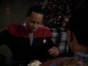extant_StarTrek_DS9_3x23-FamilyBusiness_00109.jpg