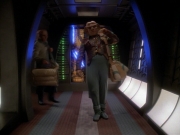 extant_StarTrek_DS9_3x23-FamilyBusiness_00827.jpg