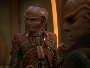 extant_StarTrek_DS9_3x23-FamilyBusiness_01070.jpg