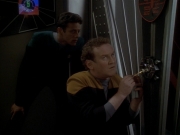 extant_StarTrek_DS9_3x23-FamilyBusiness_01278.jpg
