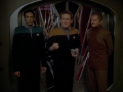 Filename=extant_StarTrek_DS9_3x23-FamilyBusiness_01350.jpg
Filesize=161KiB
Dimensions=1200x900
Date added=Sep 07, 2019 extant_StarTrek_DS9_3x23-FamilyBusiness_01350.jpg