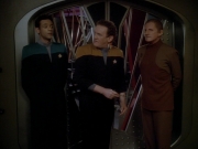 Filename=extant_StarTrek_DS9_3x23-FamilyBusiness_01365.jpg
Filesize=150KiB
Dimensions=1200x900
Date added=Sep 07, 2019 extant_StarTrek_DS9_3x23-FamilyBusiness_01365.jpg