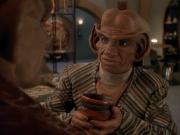 extant_StarTrek_DS9_3x23-FamilyBusiness_02316.jpg