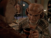 extant_StarTrek_DS9_3x23-FamilyBusiness_02332.jpg