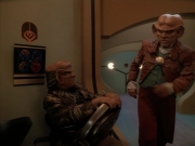 extant_StarTrek_DS9_3x23-FamilyBusiness_02737.jpg